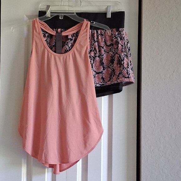 Fabletics 3 Piece Black, Gray, & Melon Pink Workout Set Women's Size M - Picture 2 of 16